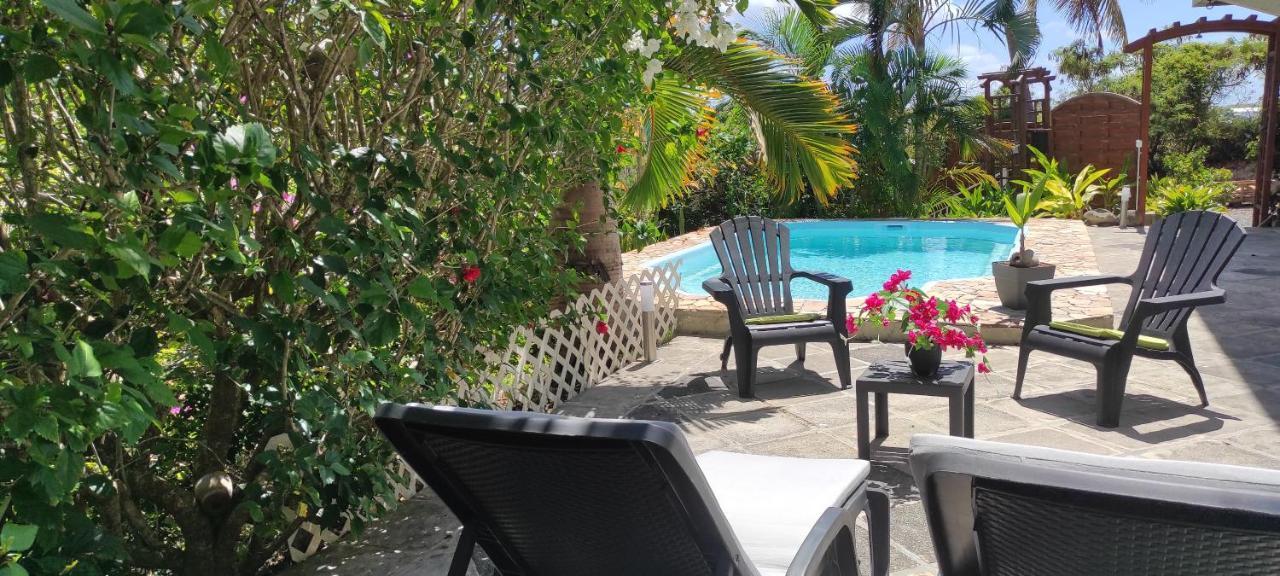 Bungalow Tout Confort Avec Piscine Partagee A 5 Mn De La Mer Saint-Francois  Exterior foto